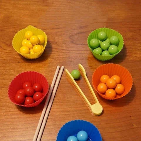 Montessori Wooden Toys Kids Hands Brain Training Clip Beads Chopsticks Beads Toys Early Educational Puzzle Board Math Game To L1