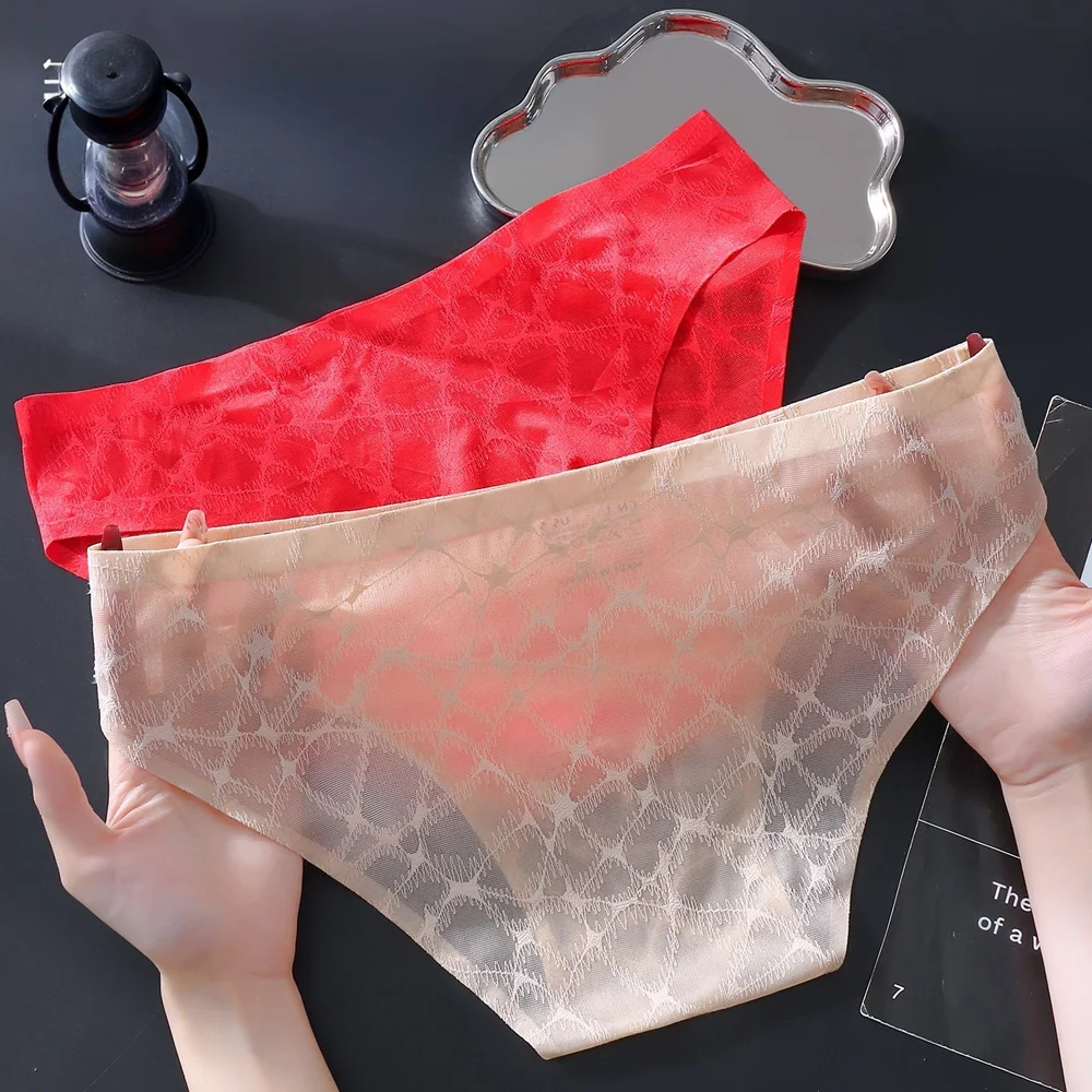 Men Triangle Panties Sexy Seamless Jacquard Ice Silk Thin Super Comfortable U Bulge Pouch Breathable Quick Drying Briefs