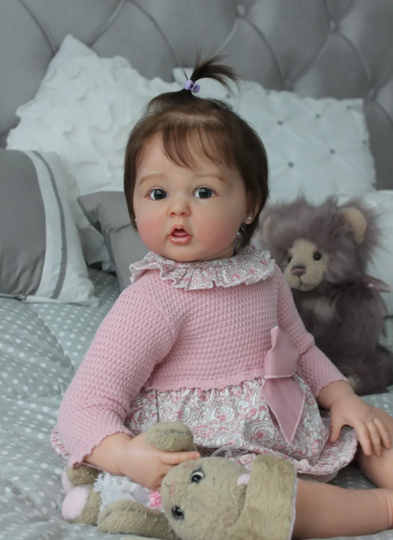 

60CM Reborn Toddler Girl Doll Erin Soft Cuddly Body 3D Skin with Visible Veins Handmade Collectible Art Doll with Rooted Hair