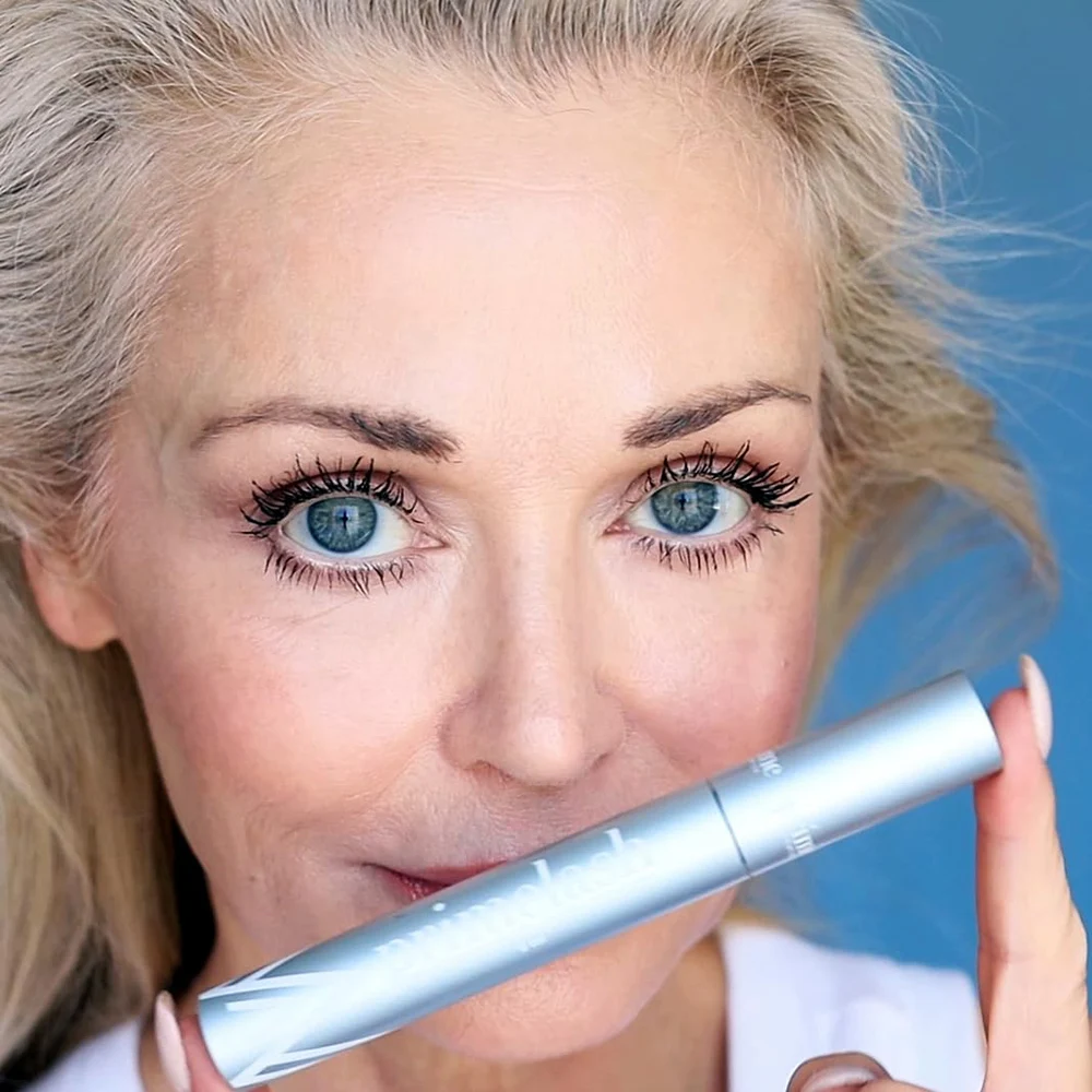 Mascara nero PrimeLash per donne anziane volumizzante di lunghezza incredibile in 2 cappotti a lunga tenuta zero clumps