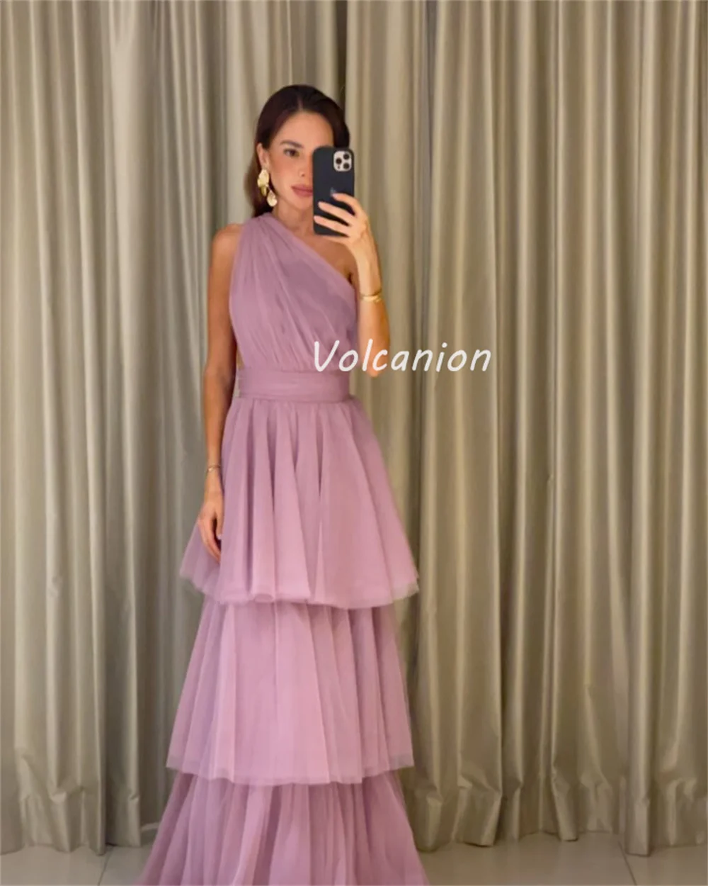 Vestido de fiesta drapeado escalonado con pliegues de tul elegante de estilo moderno personalizado vestidos largos de un solo hombro vestidos para ocasiones a medida a juego