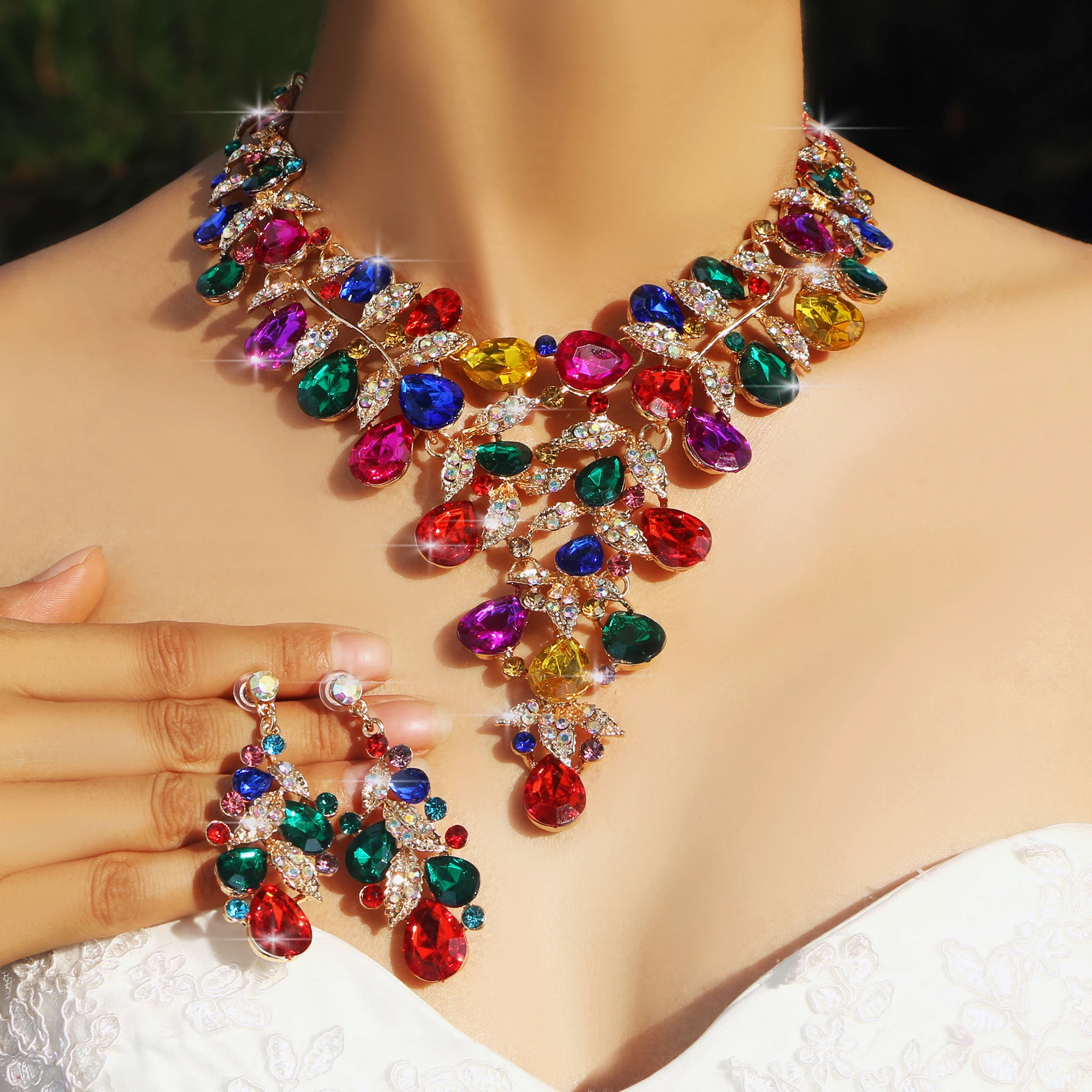 A Luxurious Multi-Color Necklace and Earring Set, Exaggerated, Sexy, Vintage, Women's Two-Piece Set, Bridal Wedding Banquet Dress Accessories