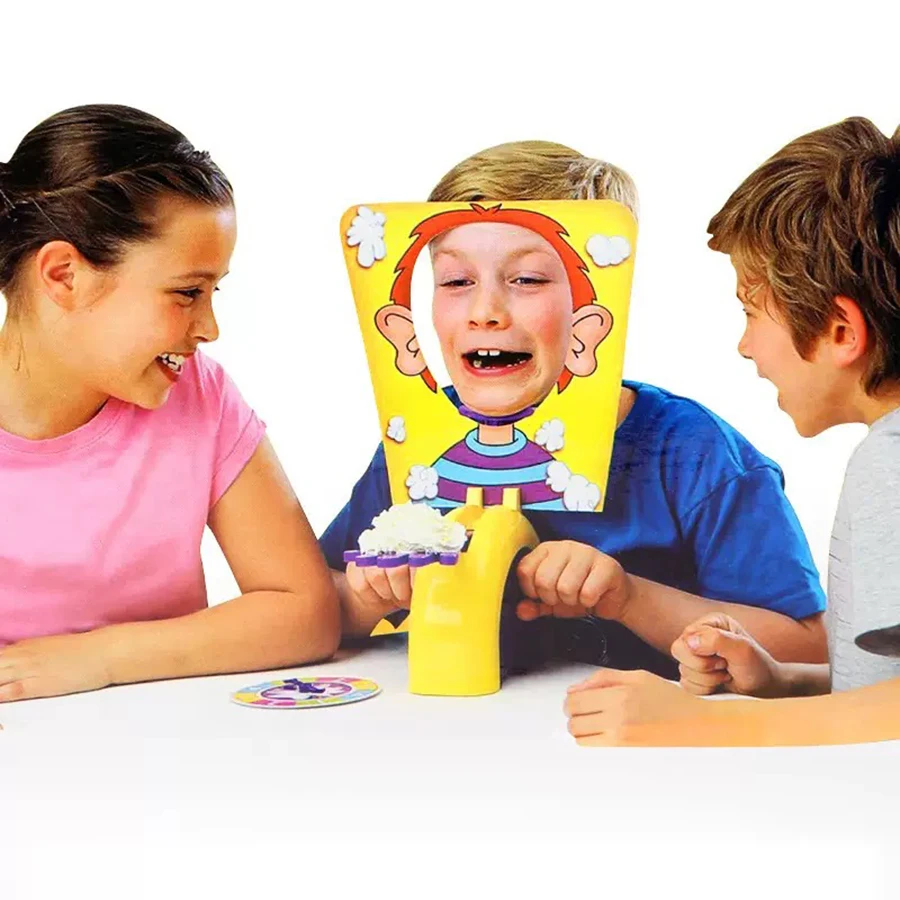1pc Pie Face Gioco Whipped Cream nel viso Gioco da tavolo per famiglie per bambini Divertente gioco di società Gadget Scherzo Bavaglio Scherzi Giocattolo antistress