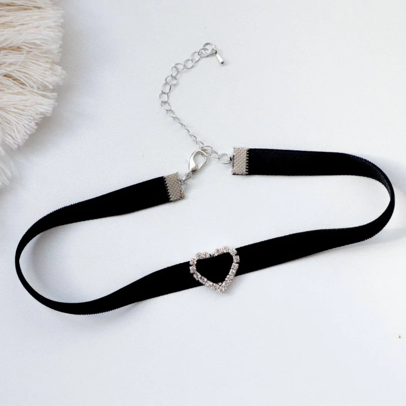 Korean Fashion Velvet Choker Necklace for Women Vintage Sexy Black Necklace with Pendants Gothic Girl Choker Neck Jewelry