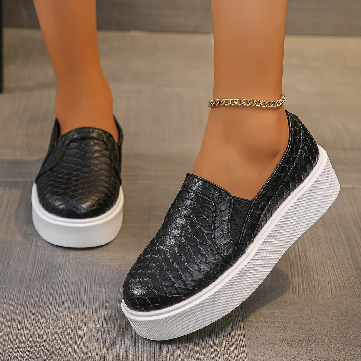 

Women Casual Sneakers Black Vulcanized Shoes Woman Thick Base Height Increase Flat Shoes Slip-On Breathable Size 36-43