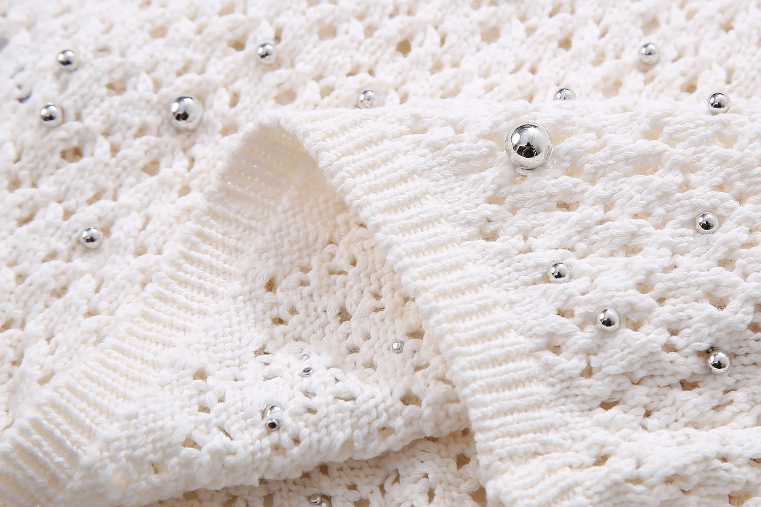 Chic Ladies Elegant Shiny Beads Summer Slim Fit White Sweater Girls Fashion Short Sleeve Casual Knitted Stretch Short Pullover