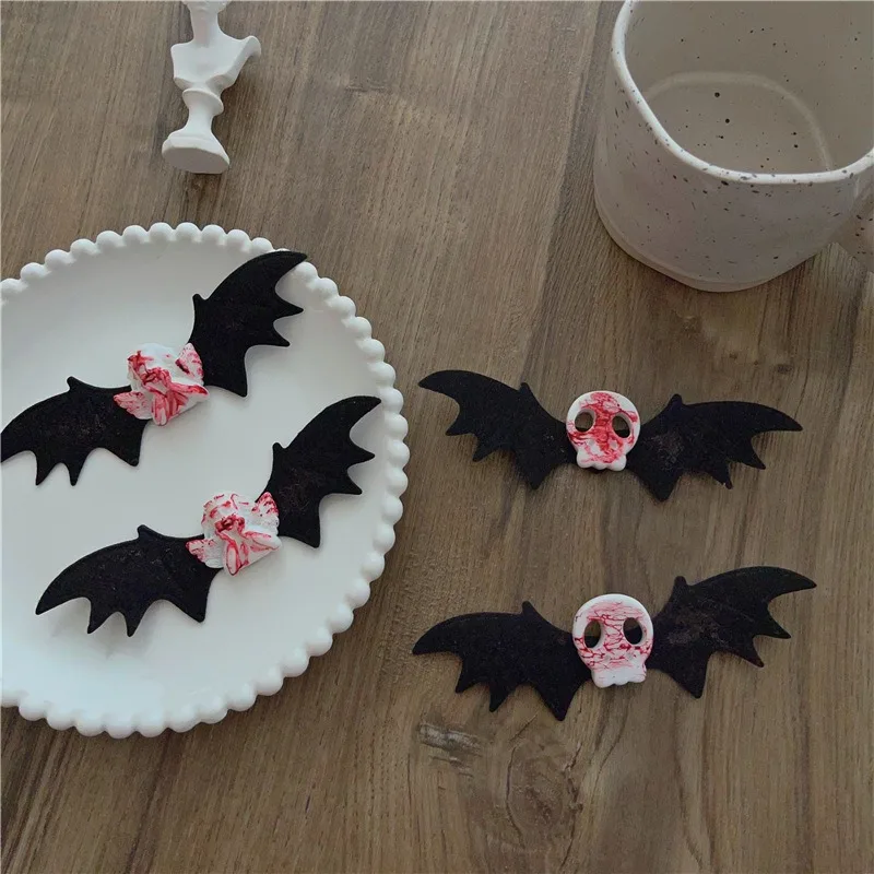 4Pcs Skull Bat Hair Clips Gothic Y2K Barrettes Halloween Bat Wing Bobby Pin Lolita Dark Hairpin Creative Headwear Accessories