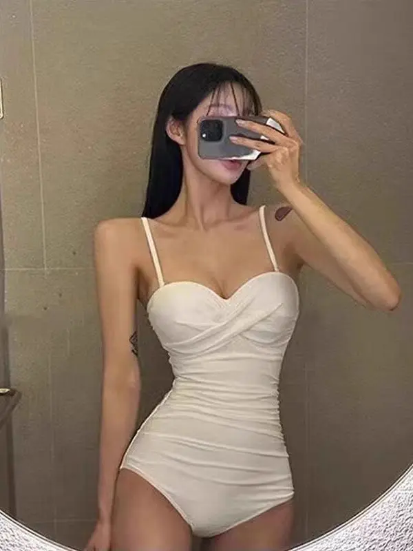 

Sexy Bal Swimsuit for Women 2023 New Arrival High End Strap Design Slimming Effect Hot Spring Swimming Costume