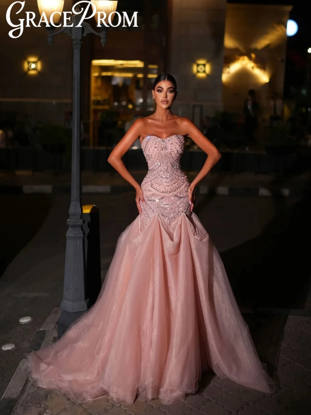 

Pink Strapless Mermaid Evening Dress Silver Beaded Crystal Wedding Party Gowns Customized Luxurious Long Banquet Gowns