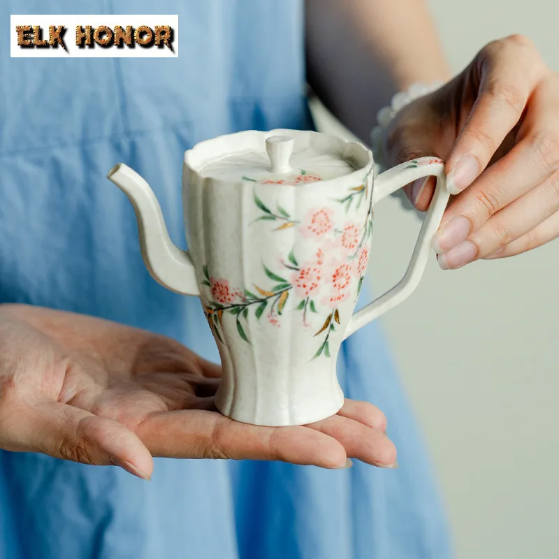 

150ml Hand-painted Peach Blossom Teapot Creative Tea Infuser Pot Tea Maker Kettle With Ball Hole Teaset Accessories Ornaments