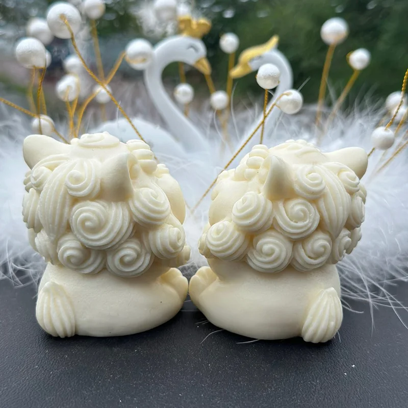 Cartoon Gathering Wealth Lion Animal Figurine Hand-carved Chinese mascot Home Room Car Office Feng Shui Gift Statue 2 PCS
