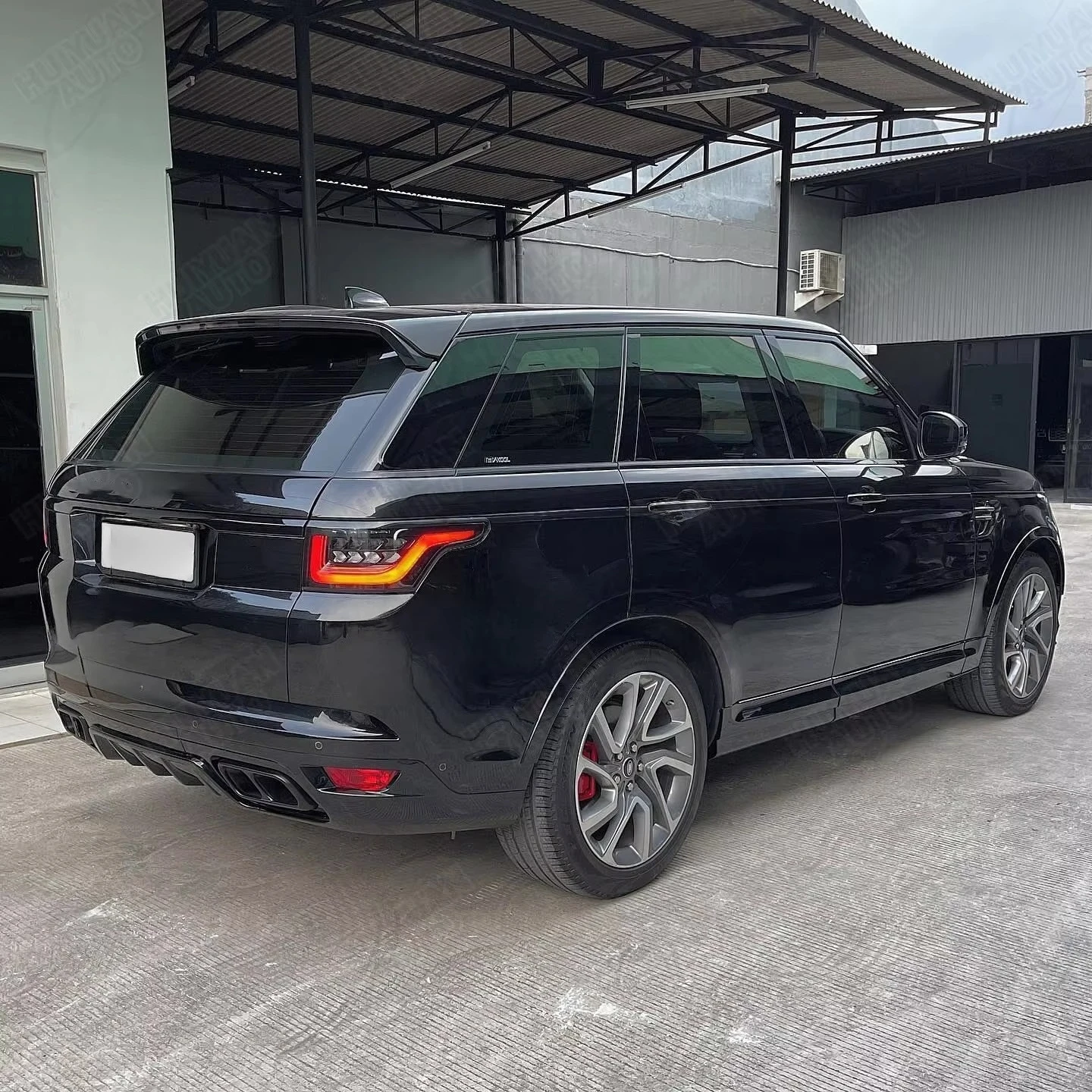 Car Body Kit Upgrade SVR Model Body Kit Include Front Rear Bumper Auto Lamps Fenders Side Skirt for RANGE ROVER Sport L494