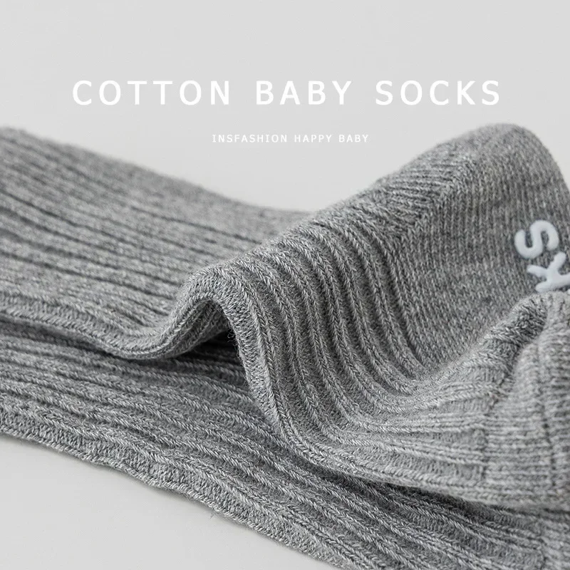 Chaussettes de sport pour bébé garçon et fille, à la mode, simple, noir, blanc, gris, document non-ald, chaussette de sol, pour les premiers pas des tout-petits