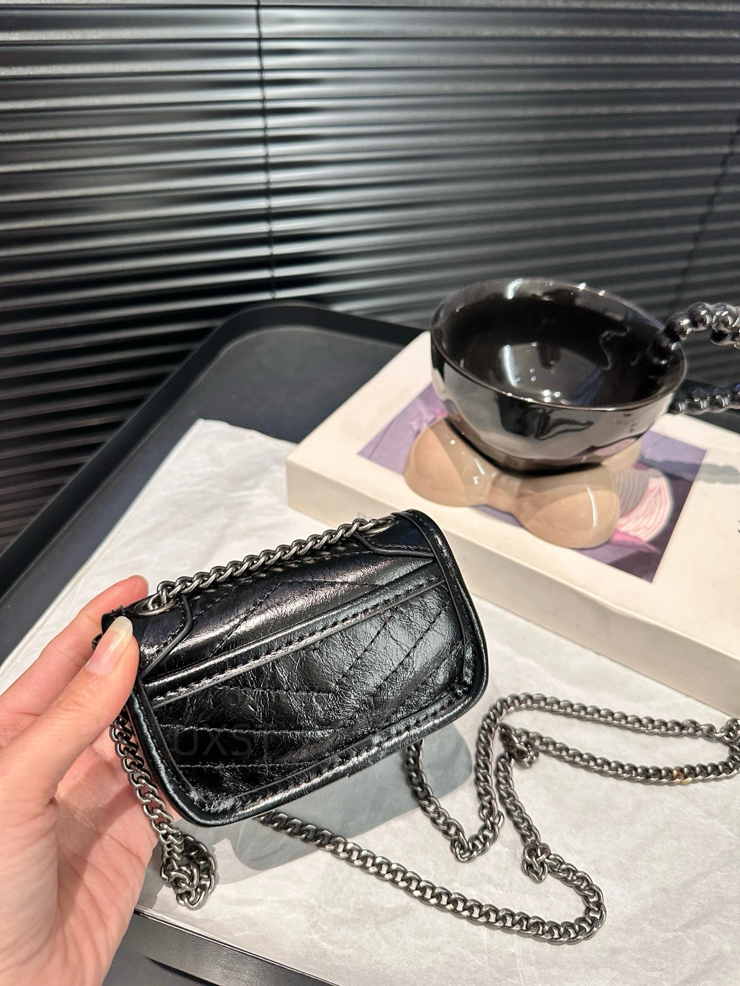 UXST Black Oil Wax Leather Messenger Bag Gloss Textured Chain Phone Bag Mini Cute Earphone Bag Parent-Child Trend Crossbody Bag