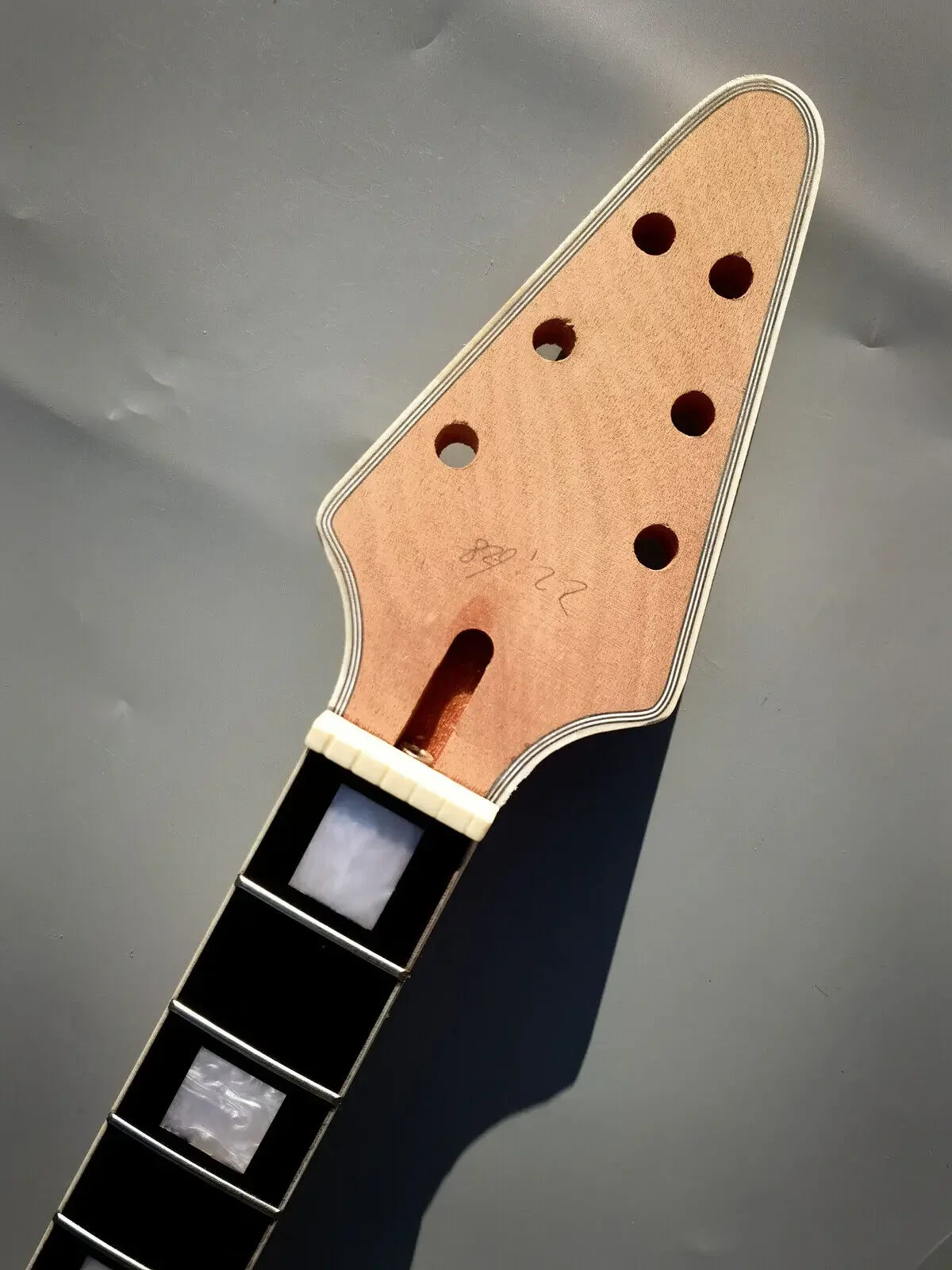 Yinfente 22 Fret Guitar Neck 24.75 Inch Rosewood Fretboard Block Inlay Fit Flying Electric Guitar Set in Heel Unfinished