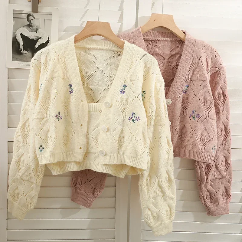 

Knitted Cardigan Set With Top Cropped Sweater Women Sweet Floral Embroidery Korean Fashion Hollow Vintage Woman Clothes ZT182