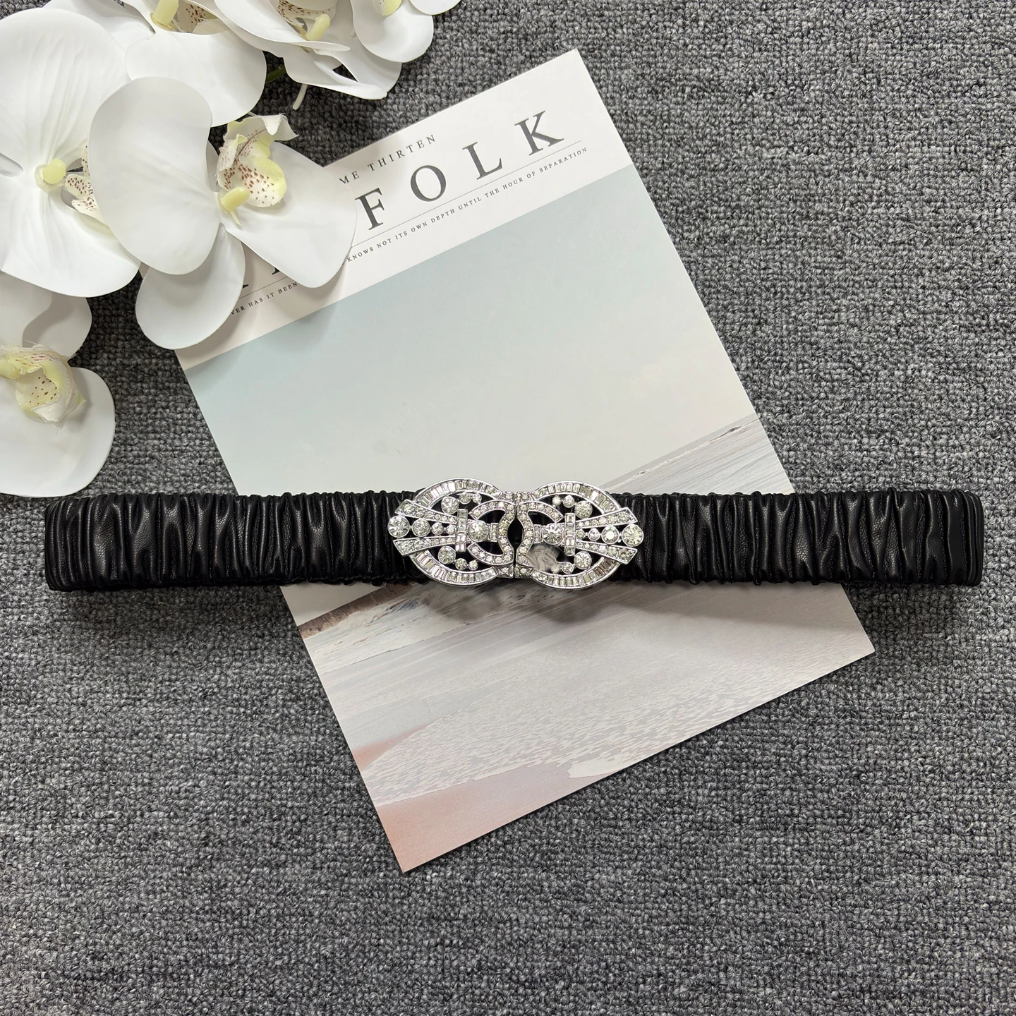 

Rhinestone silver buckle sheepskin elastic waistband, elastic diamond buckle waistband, pure white leather soft belt