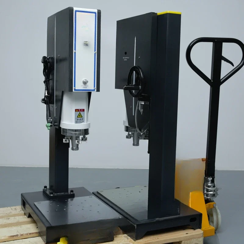 

Intelligent ultrasonic welding machine