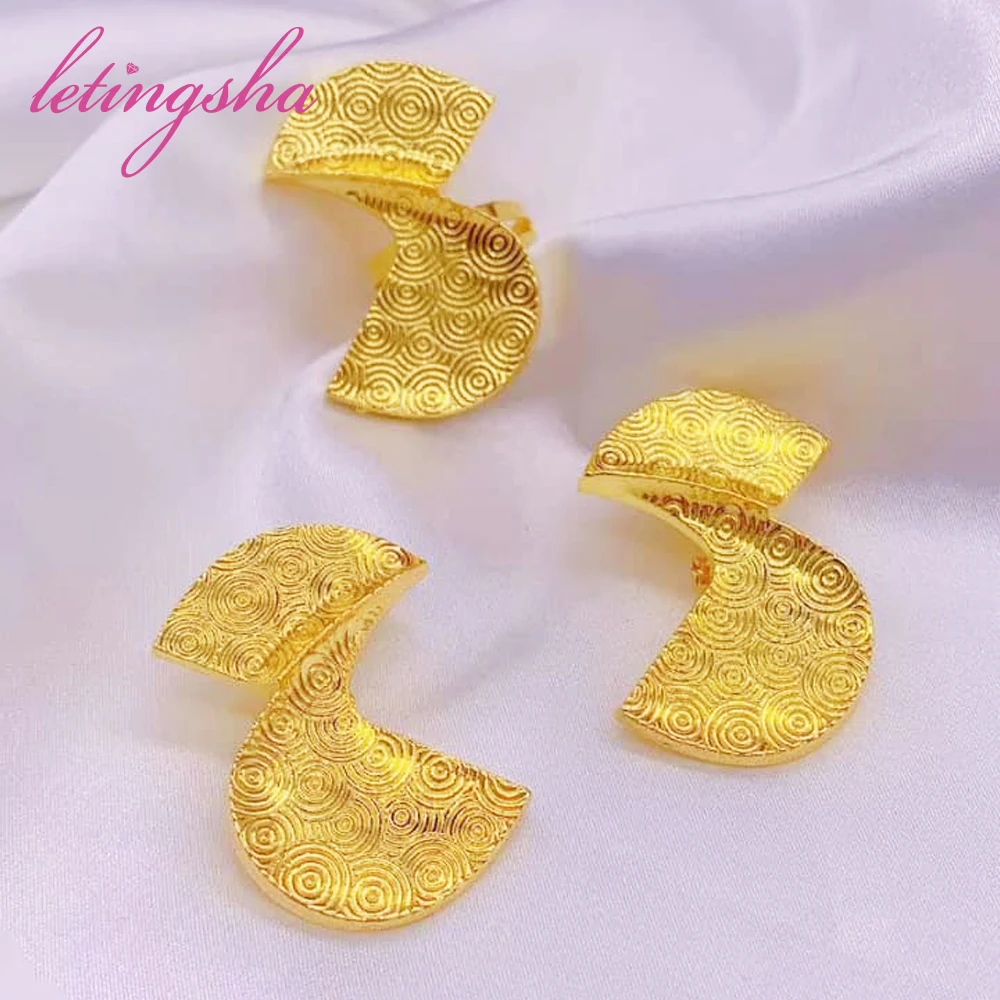 Dubai Clip Earrings Fashion Trendy Jewelry Set Luxury Gold Color Earrings African Ring Set for Women Bride Weddings Party Gift