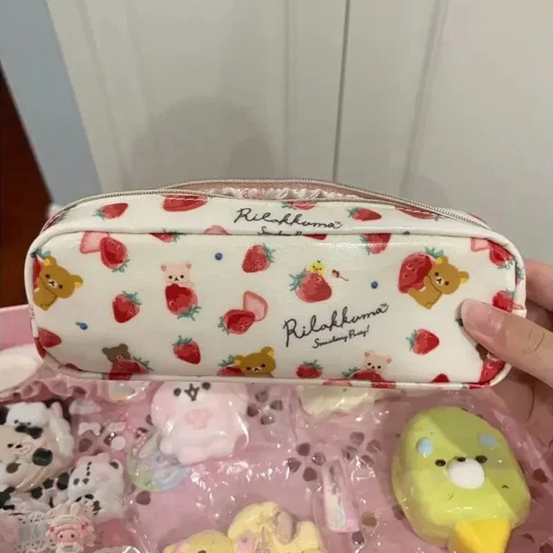 

Японская милая сумка-пенал Rilakkuma с клубничным принтом на молнии, портативная сумка для хранения канцелярских принадлежностей для студентов, подарок