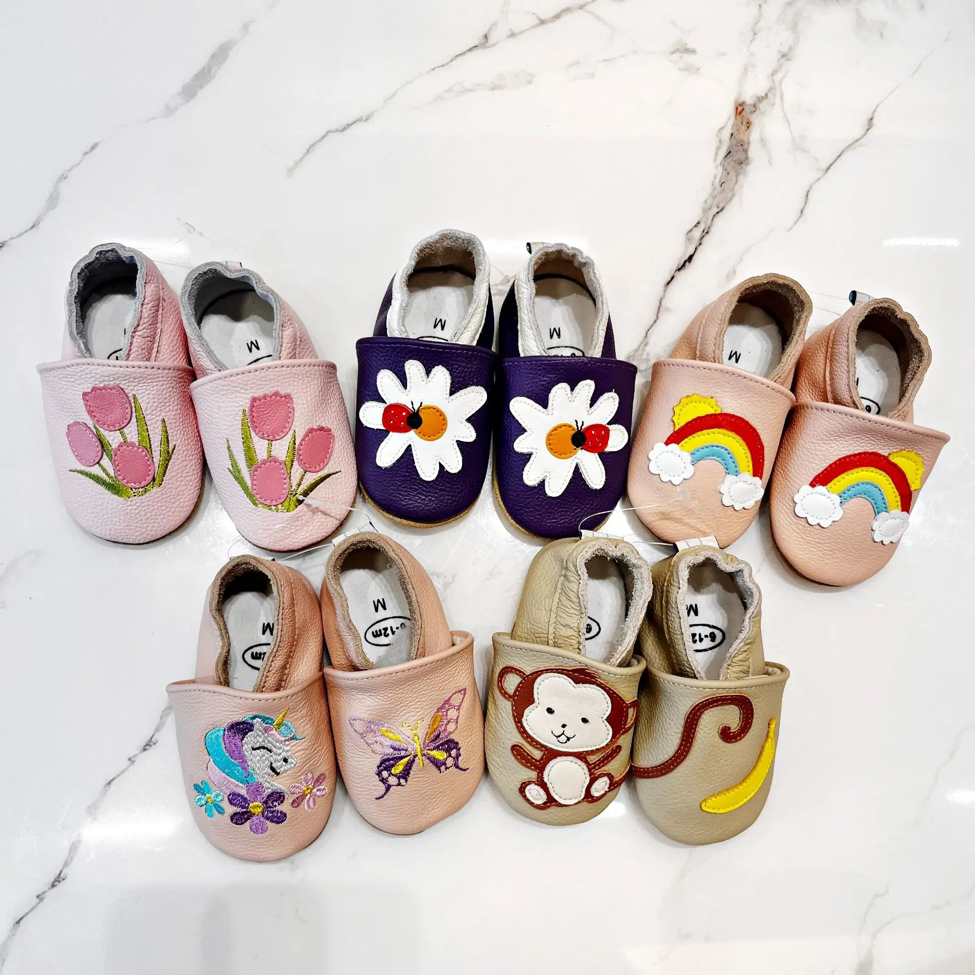 

Весенняя обувь из воловьей кожи для маленьких девочек, домашняя обувь для новорожденных с вышивкой и цветами из натуральной кожи, первые ходунки