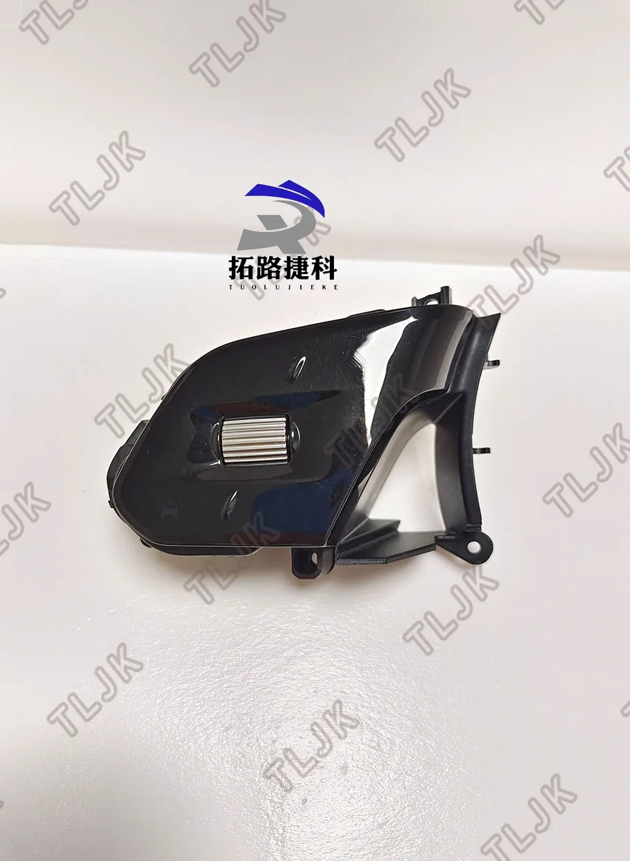 

Многофункциональная кнопка на руле (левая) для Jaguar XJ/XE/FP, модель T4A42032=T4A45054.