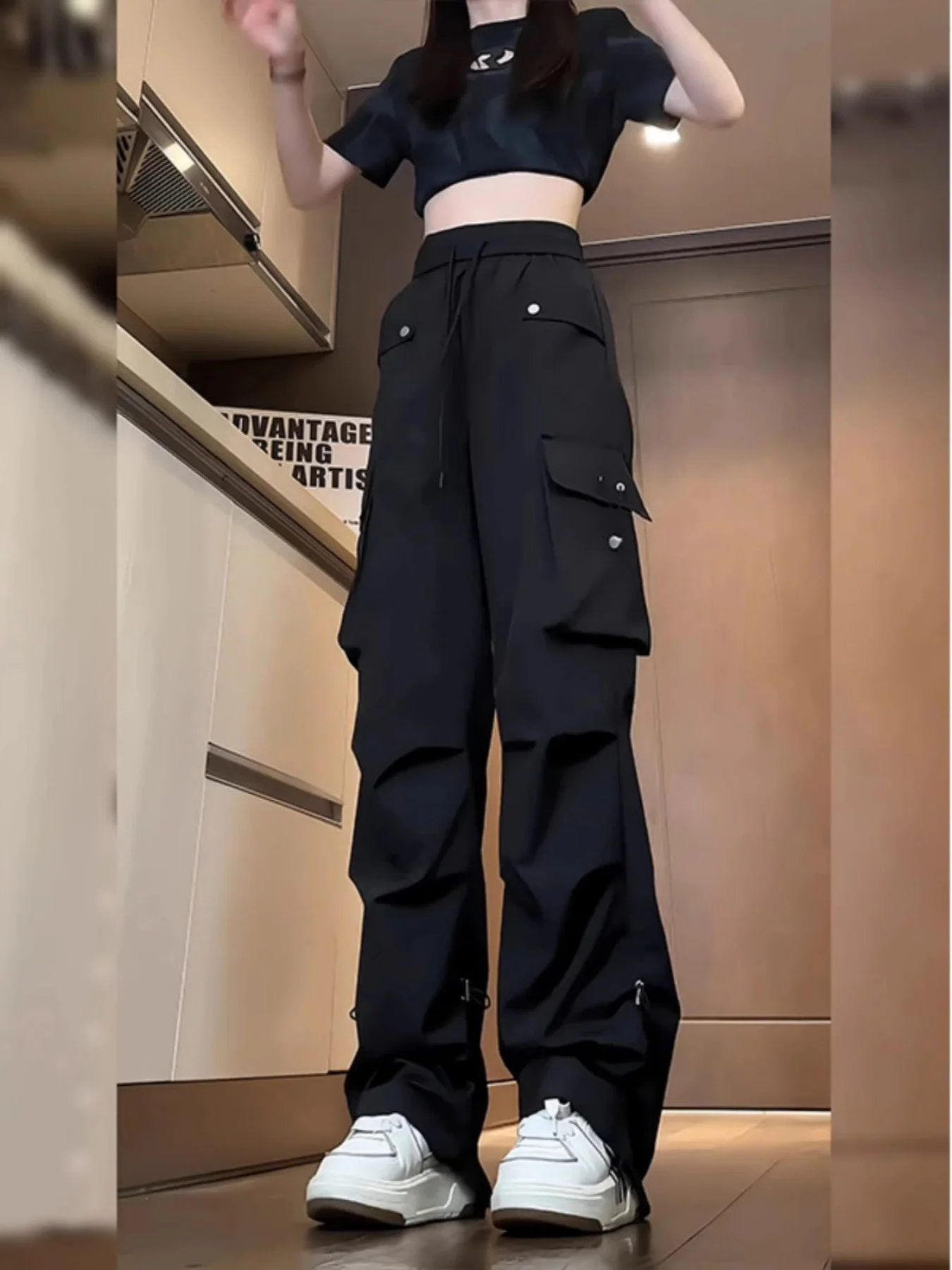 กางเกงคาร์โก้ขากว้างหลายกระเป๋าสไตล์อเมริกันสำหรับผู้หญิง รุ่นใหม่สำหรับฤดูใบไม้ผลิและฤดูใบไม้ร่วง สไตล์นักเรียนเกาหลี ดีไซน์บาง กางเกงลำลองอเนกประสงค์