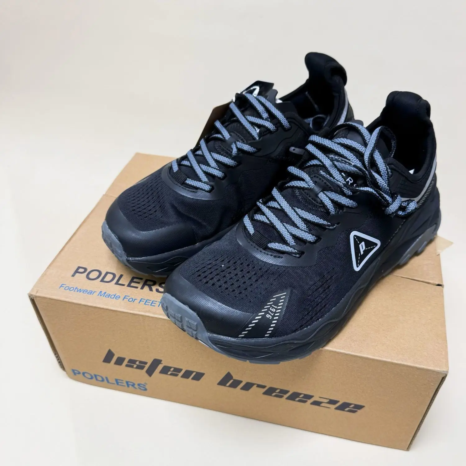 Men's Hiking Outdoor Shoes Professional Wide Top Big Head Climbing Shoes Running Shoes Outdoor Hiking Shoes