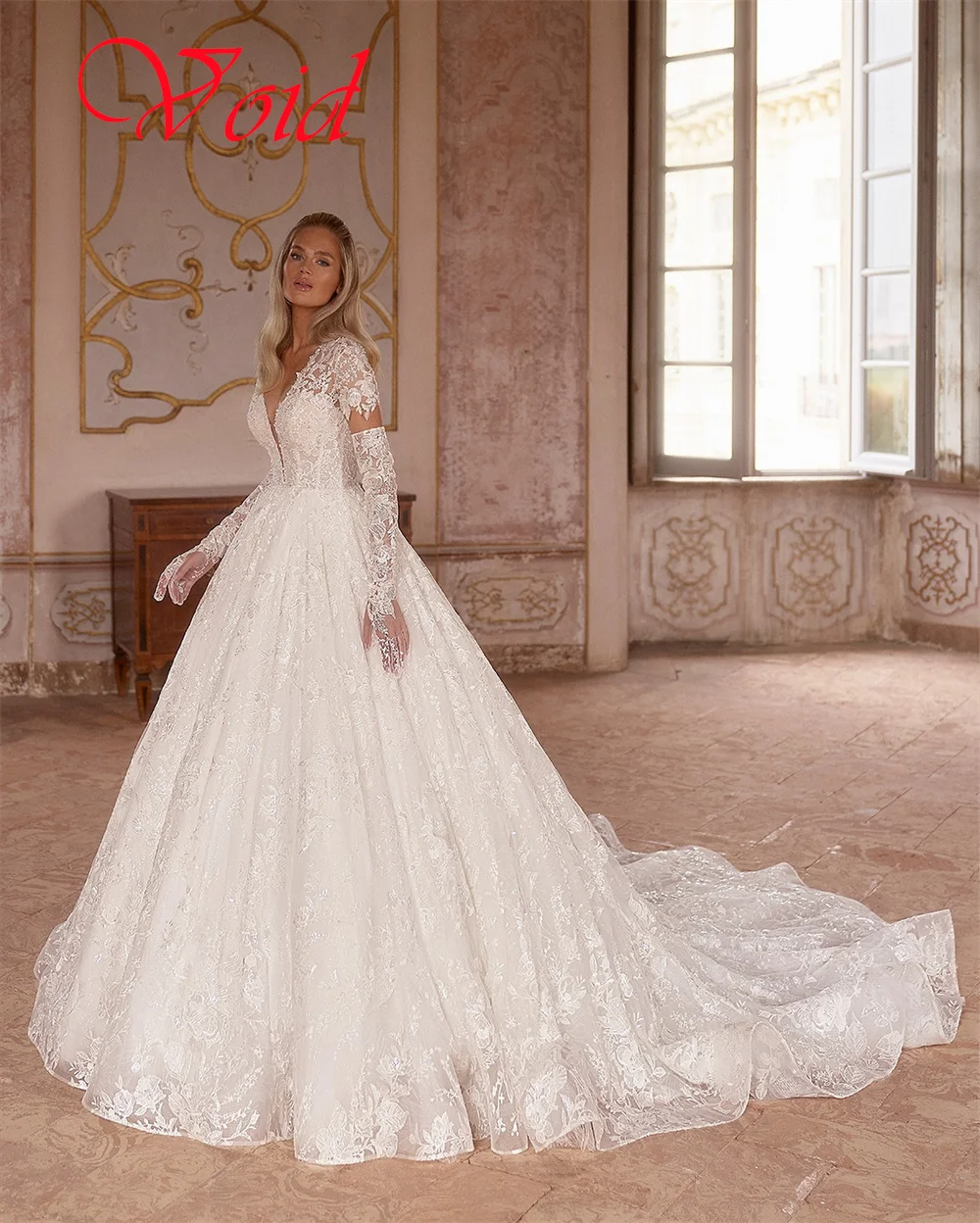 カスタマイズされた繊細なホワイトオーガンザのウェディングドレス絶妙な V ネック半袖ブライダルパーティークラシックボタンバックブライダルドレス