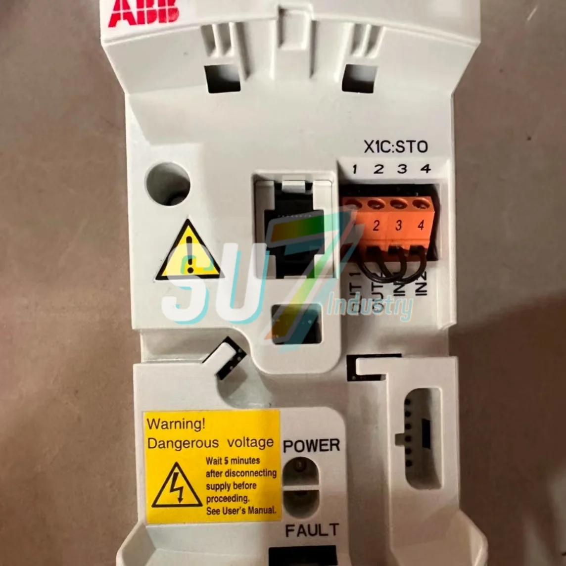 周波数コンバータ ACS355-01E-04A7-2 ACS355-01E-06A7-2 倉庫に新入荷