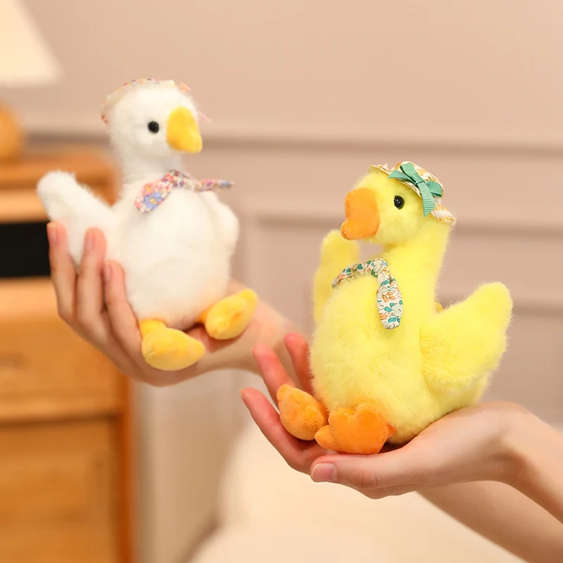 ตุ๊กตาห่านสีเหลืองน่ารัก ตุ๊กตาห่านคาวาอี้ ของตกแต่งกระเป๋าเป้ ของเล่นตุ๊กตาสำหรับเด็กชายและเด็กหญิง ของขวัญวันเกิด/คริสต์มาสสำหรับเด็ก