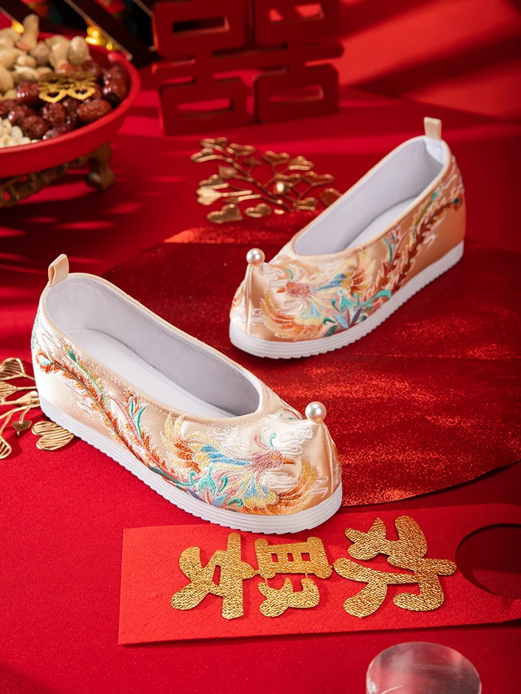 

Handmade Antique Embroidered Shoes Women's New Xiuhe Wedding Height Increasing Insole Not Tired Feet Bridal Chinese