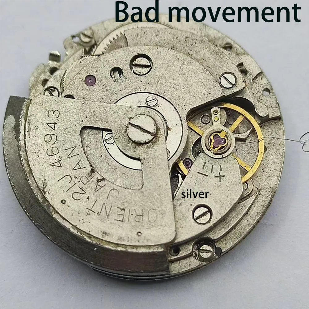 

1pcs of watch accessory 46943. Real picture of broken movement. Unable to work. Broken movement