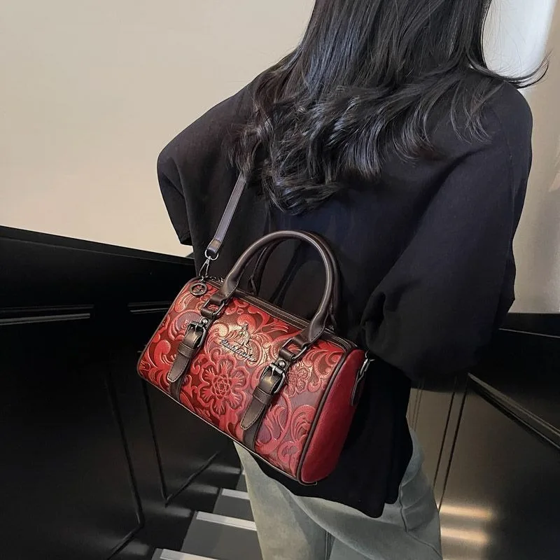 High Sense 2026 New Embossed Fashion Handbag Middle-aged Ethnic Large-capacity Soft Leather Pretty Shoulder Mother Messenger Bag