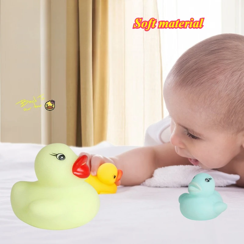 

1pcs 12 Color Yellow Duck Playing in Water Colorful Mini Duck Pinching and Calling Little Duck Bathing Toy Іграшки Для Немовлят