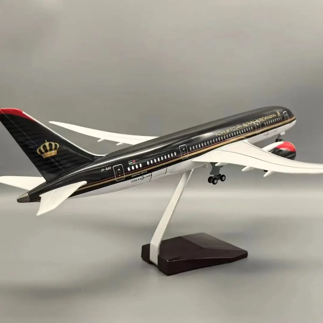 1:130 Scale Model Royal Jordanian B787 Aircraft Air Airlines With Light and Wheel Diecast Resin Airplane Collection Display Fan