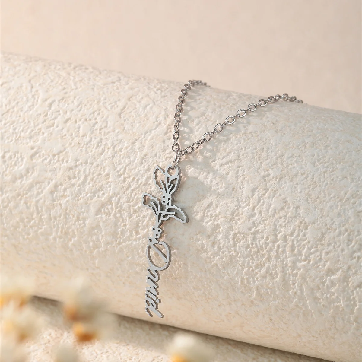 

Customized Name Necklace Stainless Steel Pendant Fashion Jewelry Gift for Women