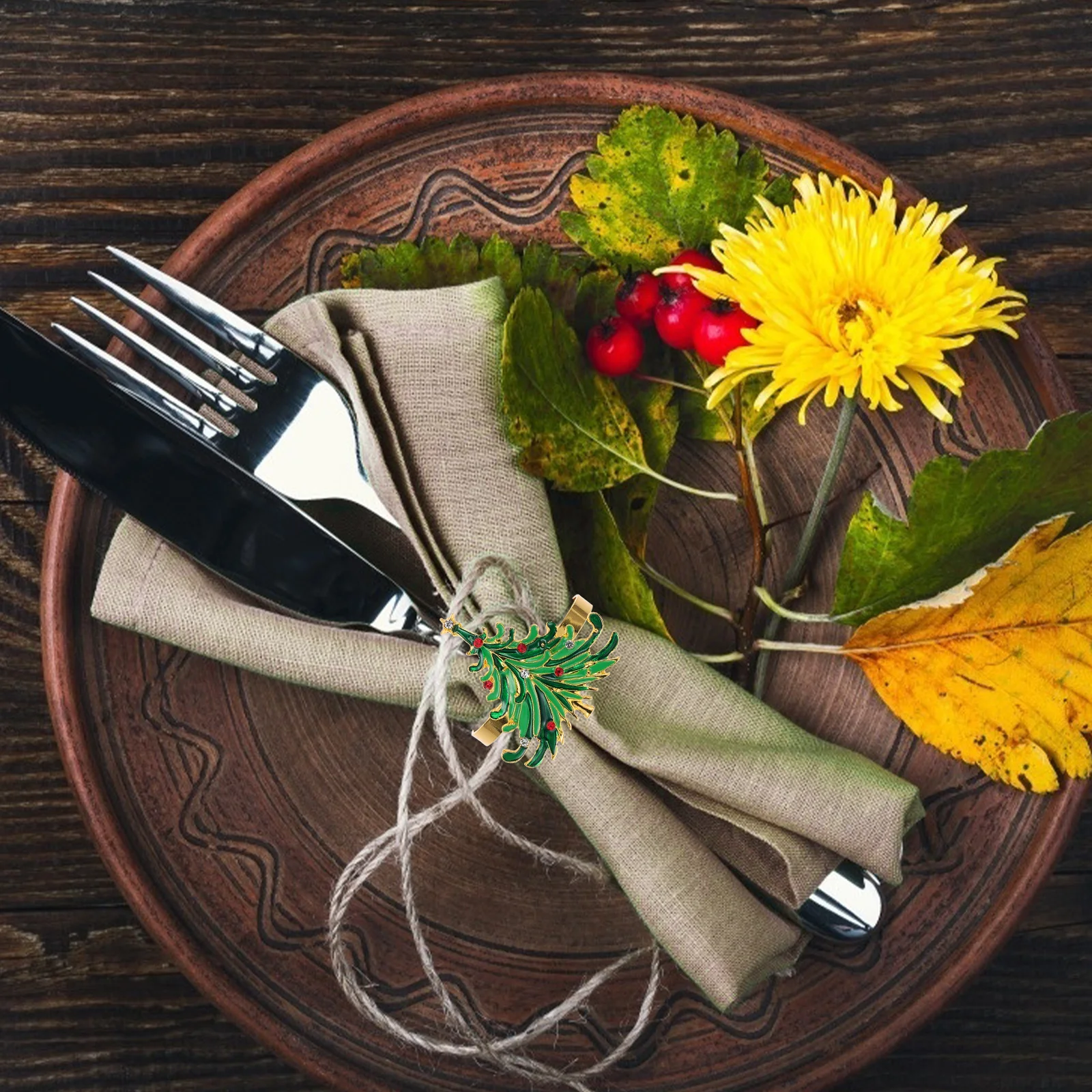 

4Pcs Christmas Napkin Buckle Xmas Tree Deer Shape Napkin Ring Table Decor Supplies Holiday Party Dining Accessories