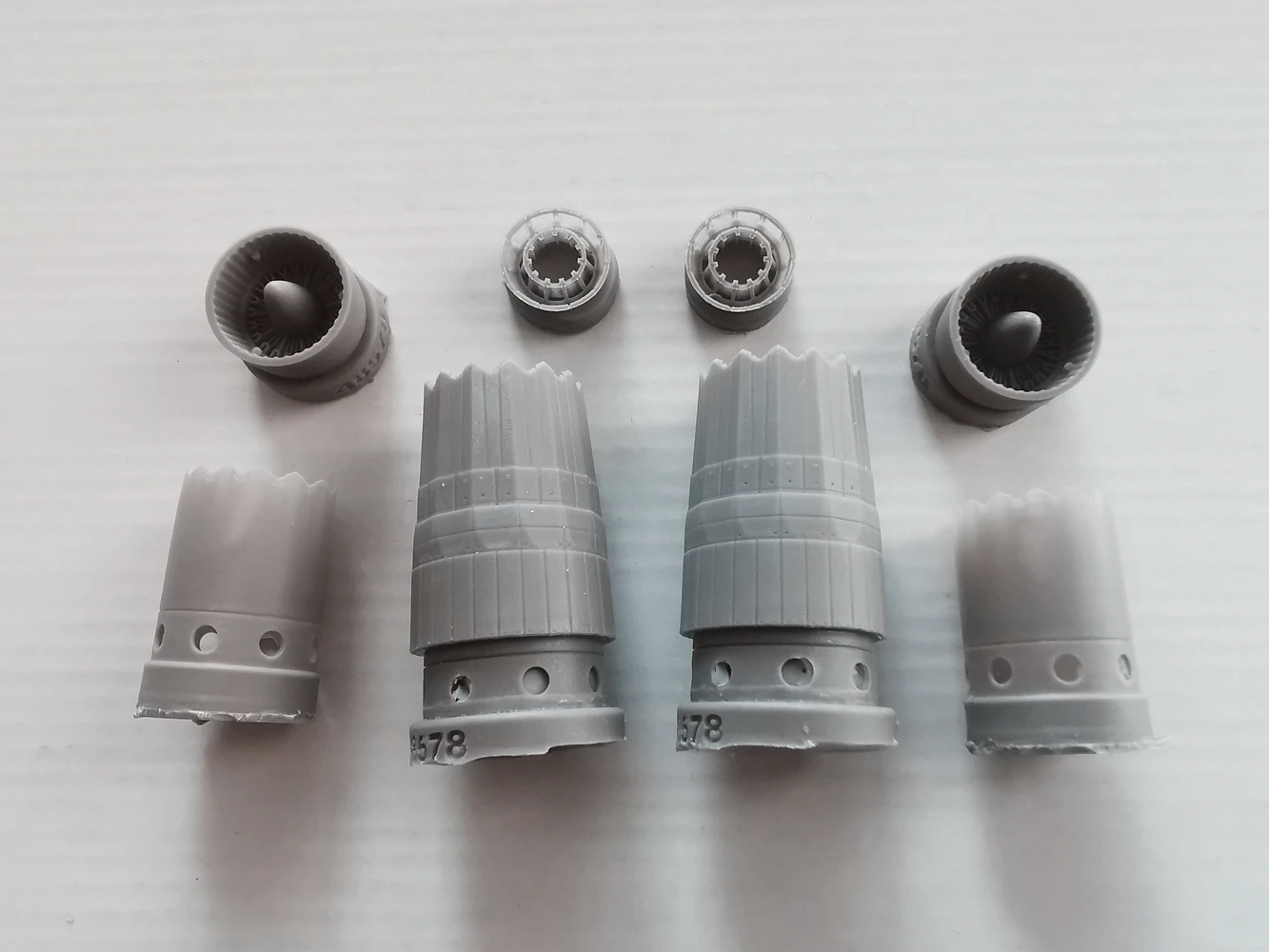 

Набор деталей из смолы 1/48: хвостовое сопло СУ-57, подходит для моделей Zvezda.