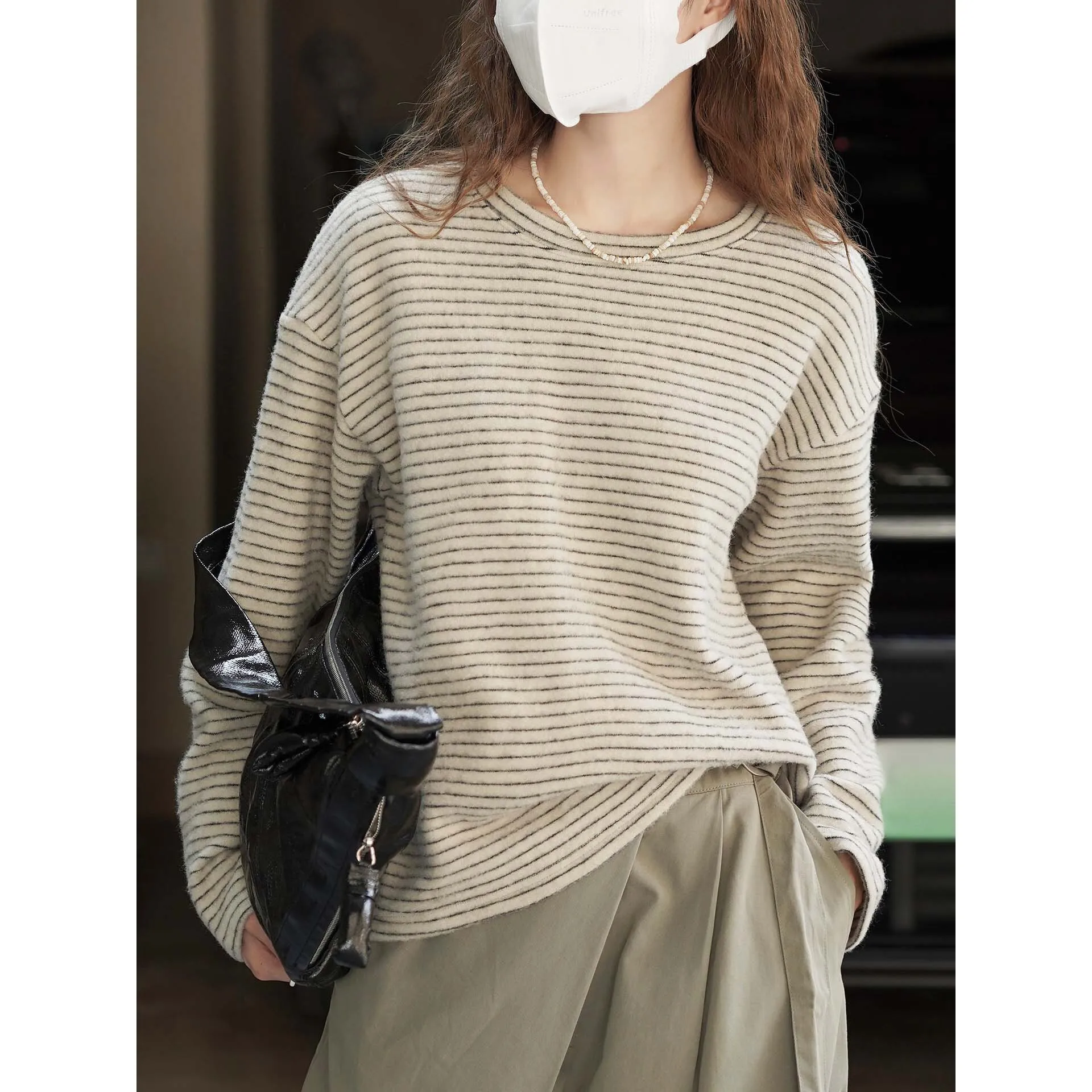 

Winter Casual Striped Drop Shoulder Round Neck Knitted T-shirt Loose Slimming Top For Women