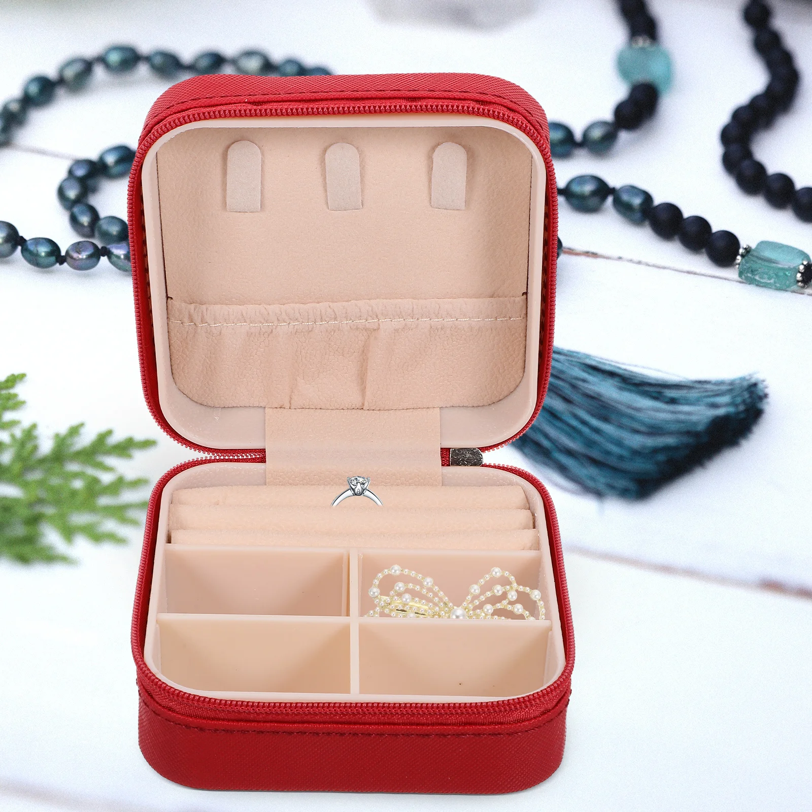 

Портативная маленькая шкатулка для драгоценностей из искусственной кожи, дорожный органайзер для ювелирных изделий, чехол с мягкой подкладкой для колец, ожерелий, серег, органайзер для колец