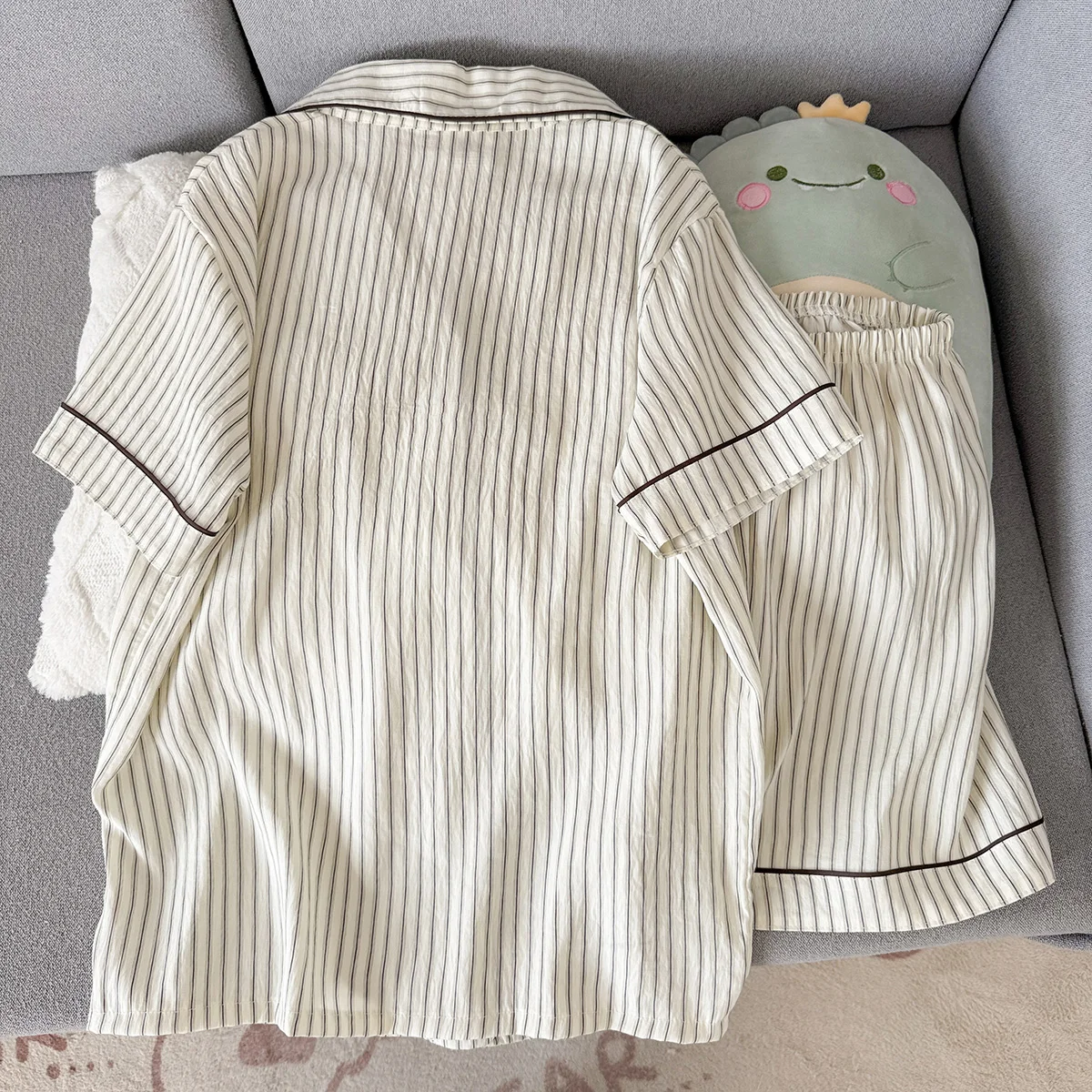 Women's Summer Pajamas, Thin Striped Pattern Short-Sleeved Shorts, Sweet and Cute, Can Be Worn Outside in Summer, Two-Piece Home Wear Set