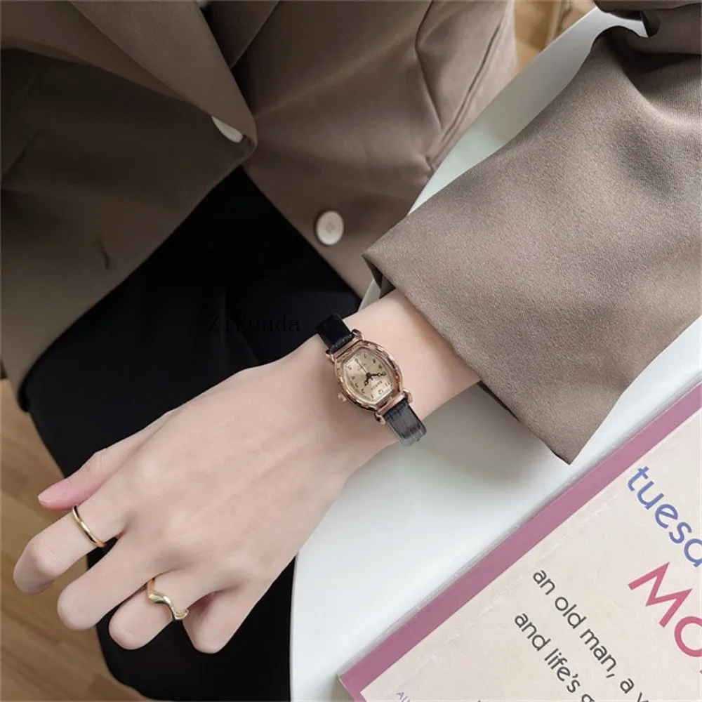Bekijk een high-end retro-trendhorloge voor dames