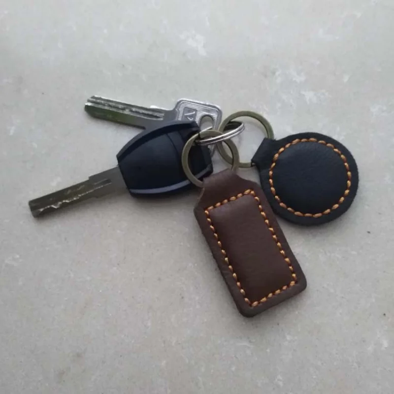 Vintage Cowhide Car Keychain Accessories Mini Genuine Leather Handbag Pendant Business Waist Hanging Key Chain for Men Wholesale