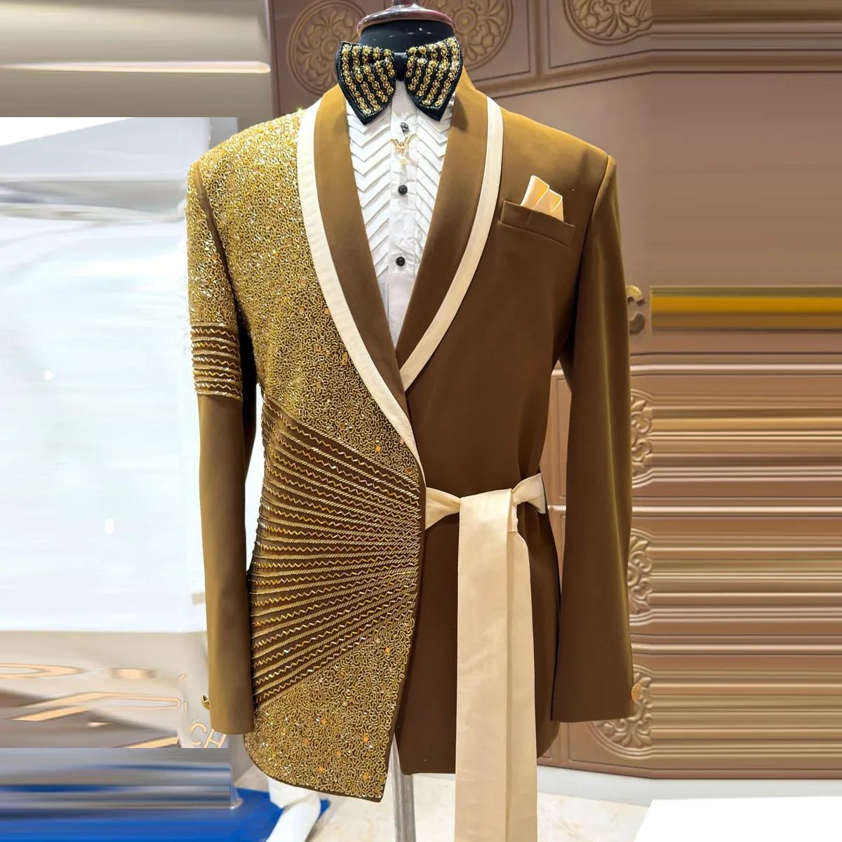 

Customized Gem Diamond Men Suits Peaked Lapel Groom Tuxedos Wedding trajes para hombre Luxury 2 Pieces Sets Male Prom Blazer