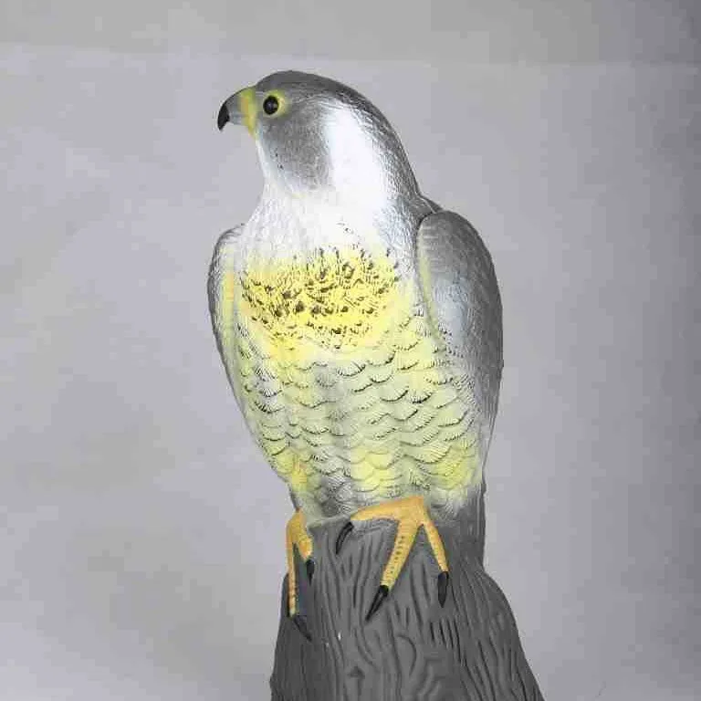 Outdoor plastic eagle ornament pastoral bird repellent simulation animal bait model