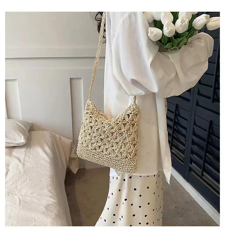 

Hot sale crossbody straw bag new hollow flower straw bag weave bag holiday beach bag change mobile phone bag