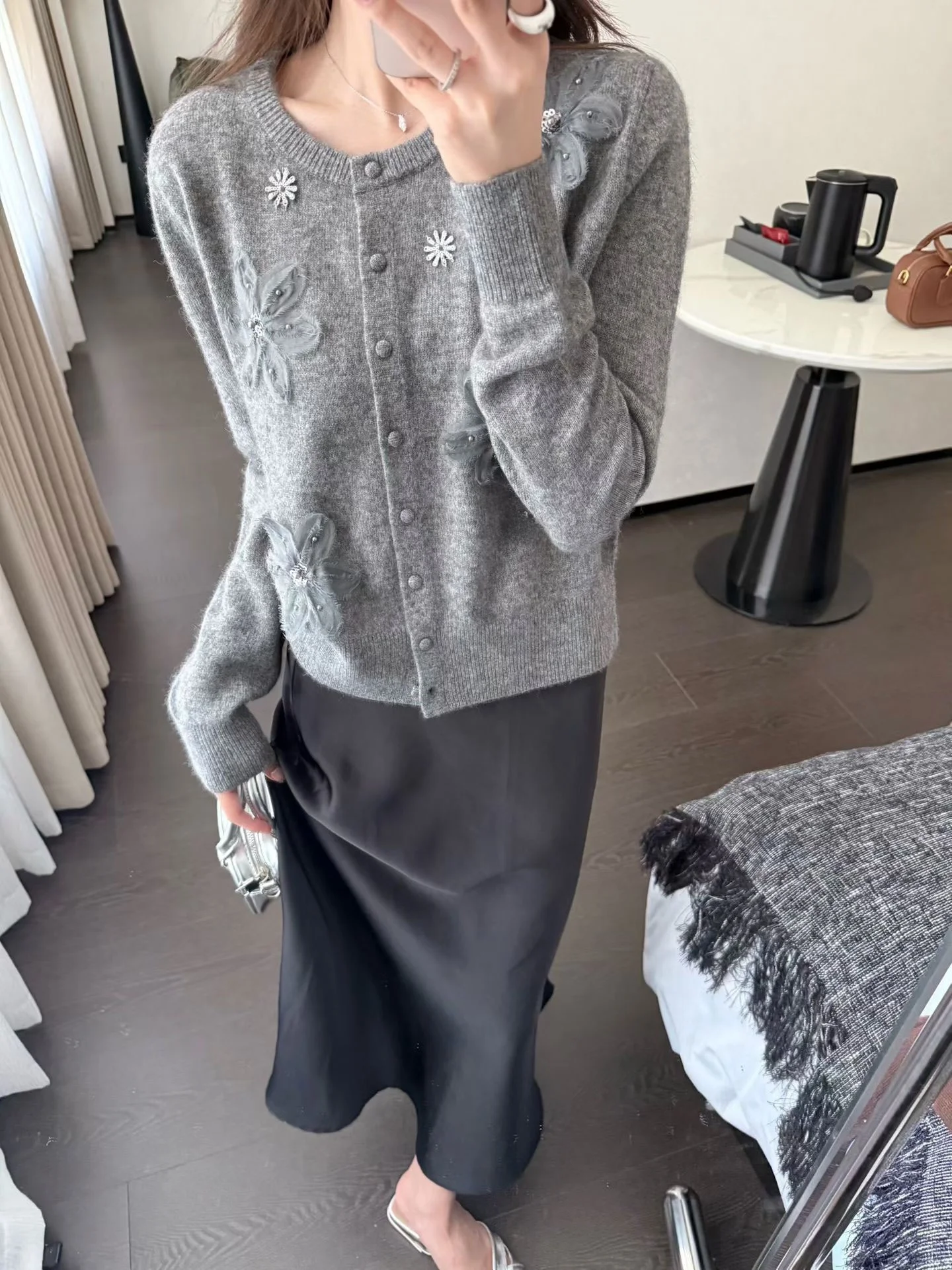 

Ele Heavy Knit Woolen Cardigan Women's Unique Floral Decoration Soft Warm Long Sve round Ne Coat for Autumn Winter