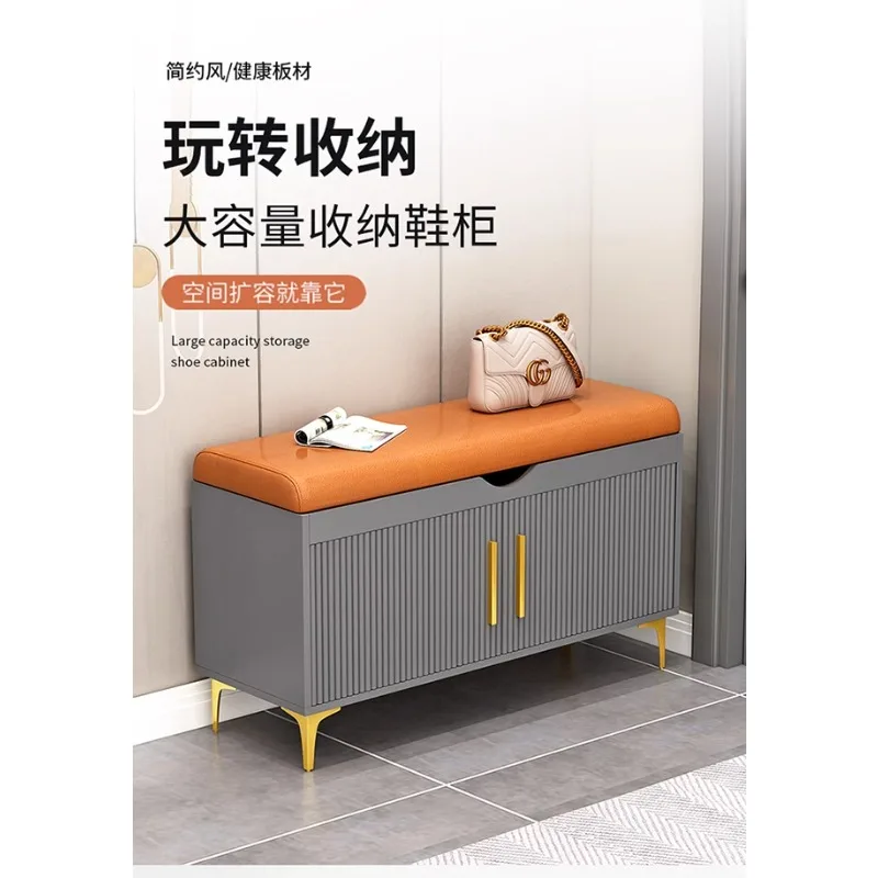 

There is a shoe change stool at the door, and the household light luxury shoe stool is simple and modern. It has a storage funct