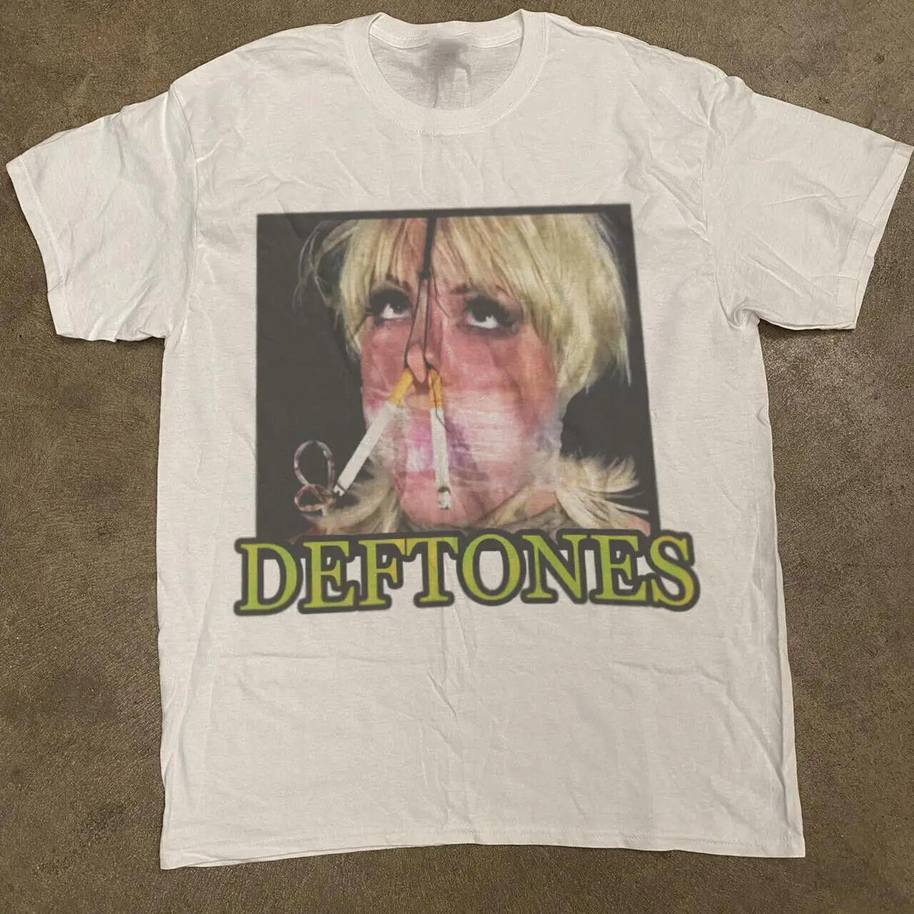 

Vtg Deftones Band Music Tour Heavy Cotton White Full Size T Shirt Mm1270